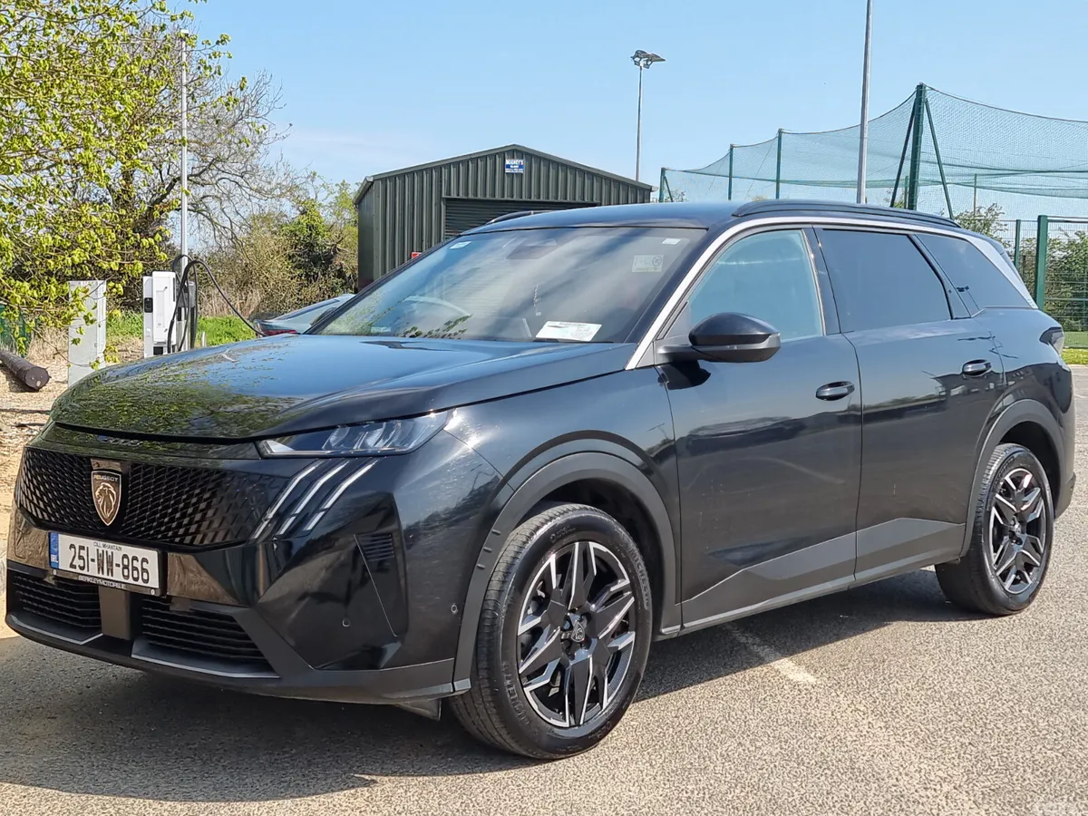 Peugeot 5008 MPV, Petrol Hybrid, 2025, Black