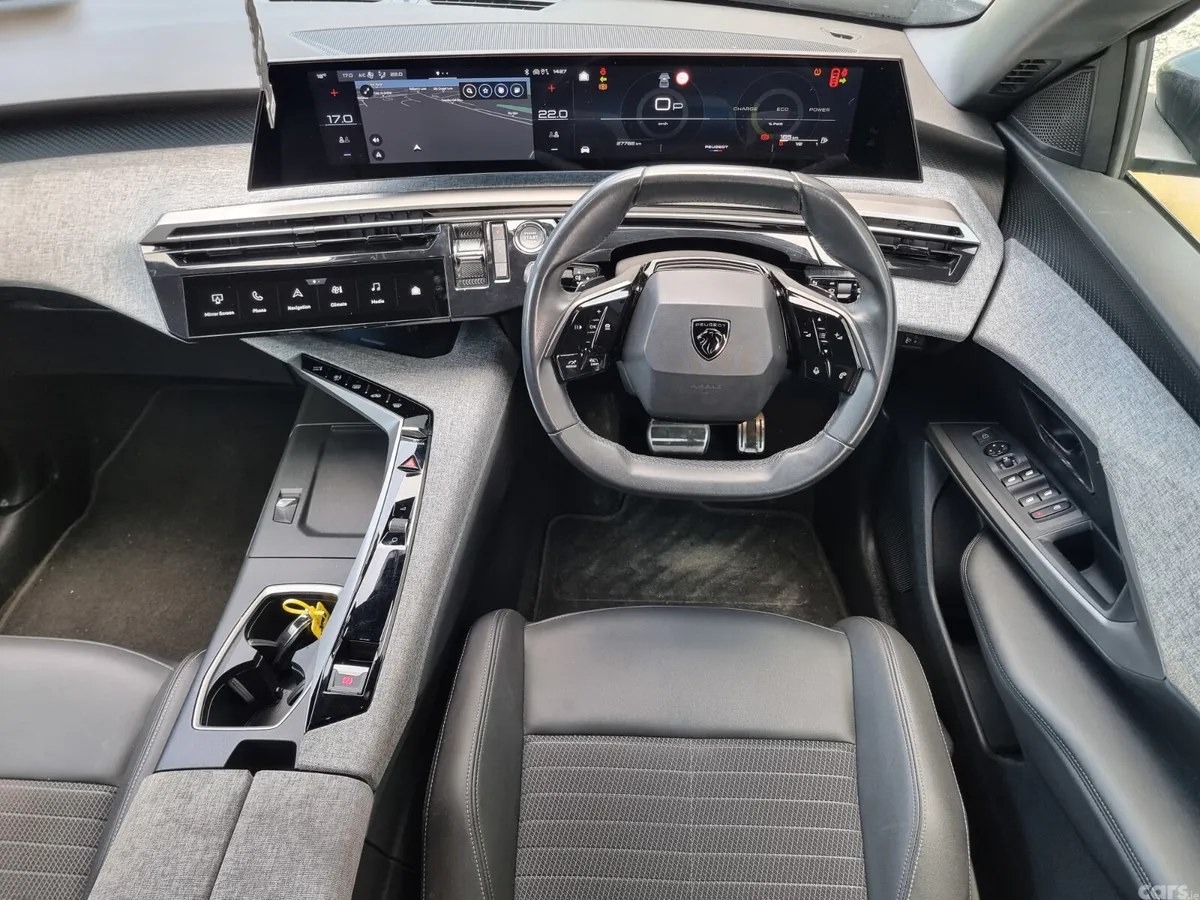 Peugeot 5008 MPV, Petrol Hybrid, 2025, Black