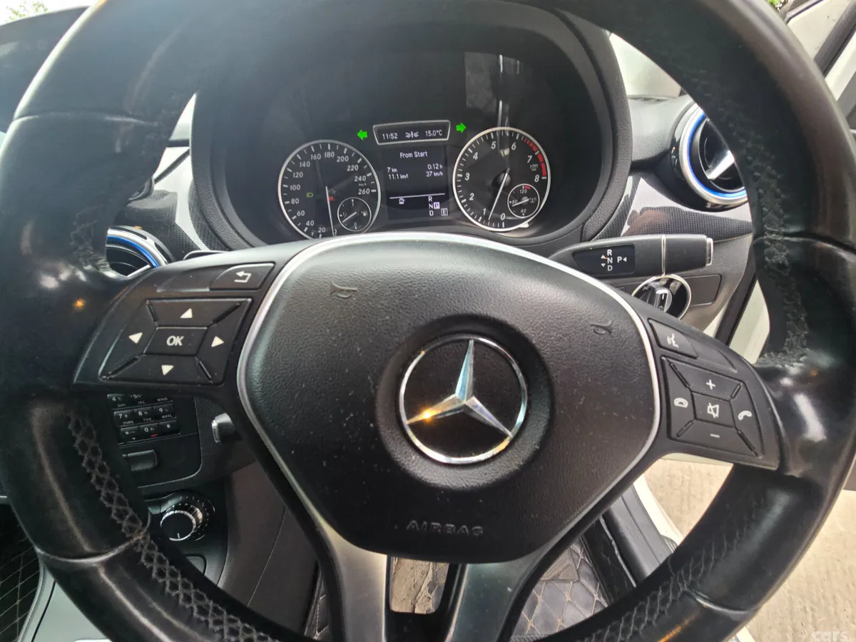 Mercedes-Benz B-Class MPV, Petrol, 2012, White