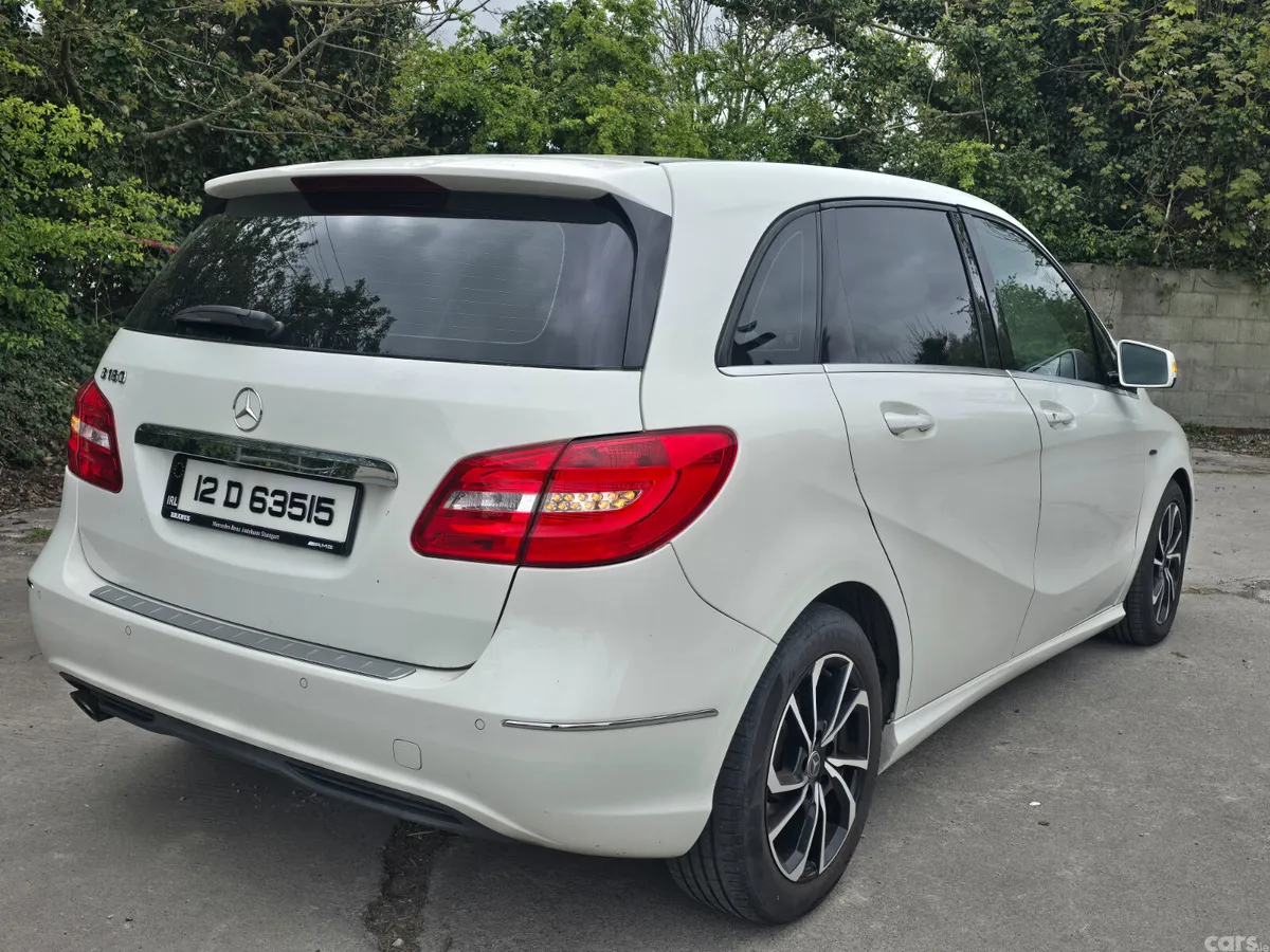 Mercedes-Benz B-Class MPV, Petrol, 2012, White