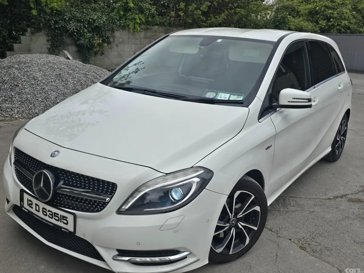 Mercedes-Benz B-Class MPV, Petrol, 2012, White
