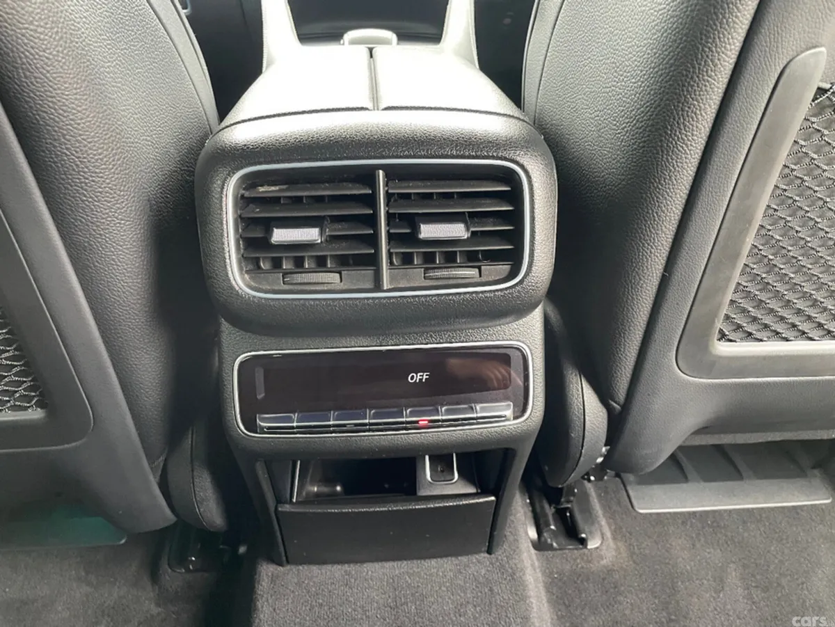 Mercedes-Benz GLE SUV, Diesel Plug-in Hybrid, 2022, White