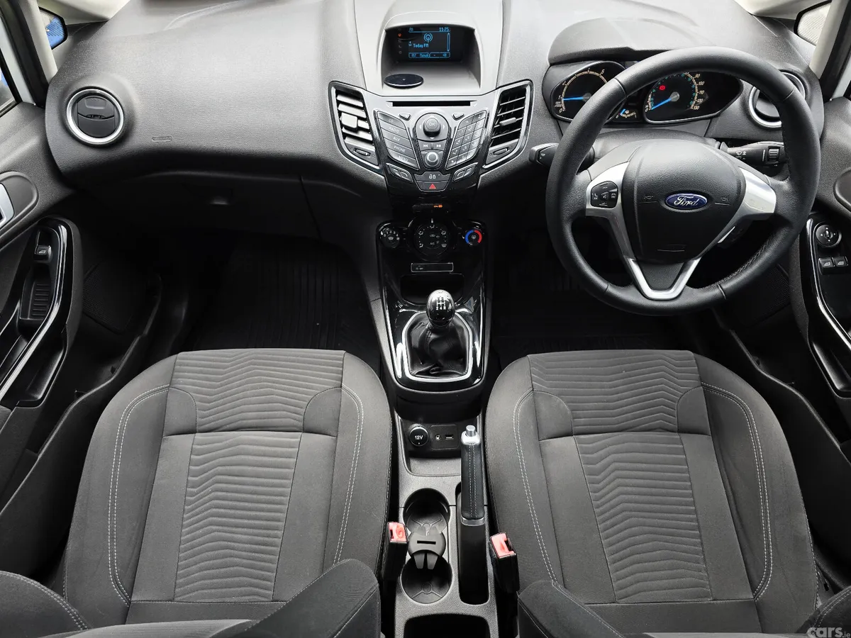 Ford Fiesta Hatchback, Petrol, 2015, White
