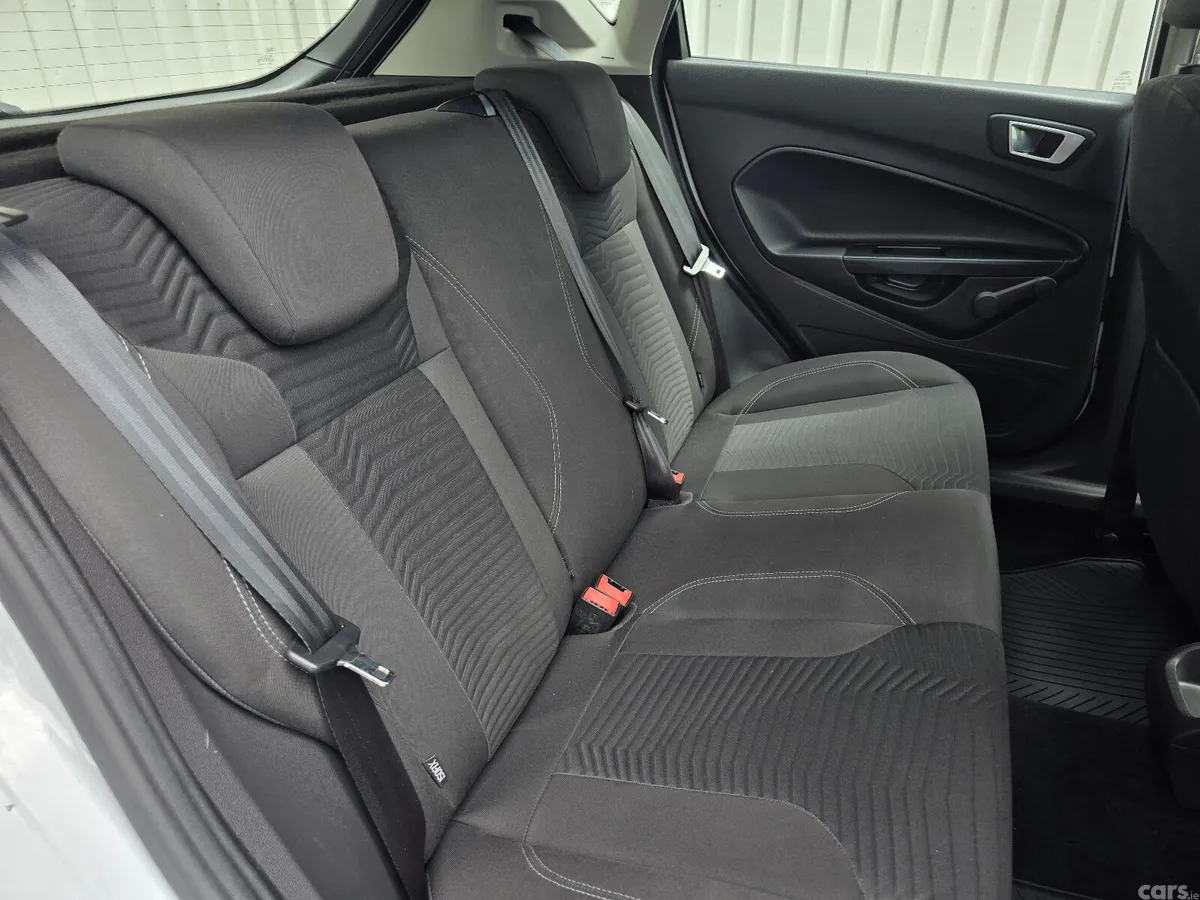 Ford Fiesta Hatchback, Petrol, 2015, White