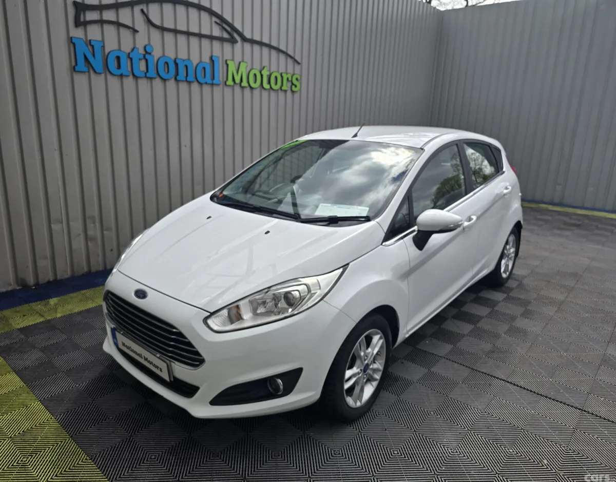 Ford Fiesta Hatchback, Petrol, 2015, White