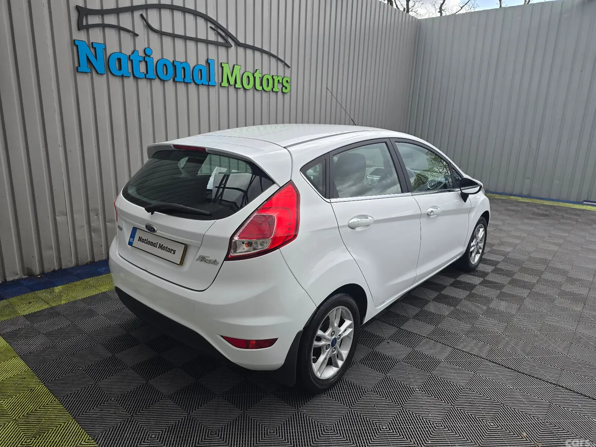 Ford Fiesta Hatchback, Petrol, 2015, White