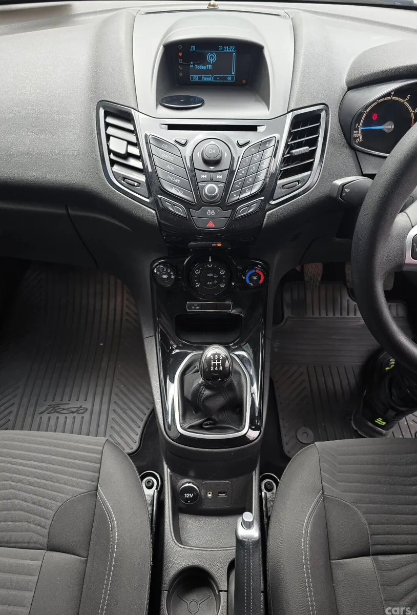 Ford Fiesta Hatchback, Petrol, 2015, White