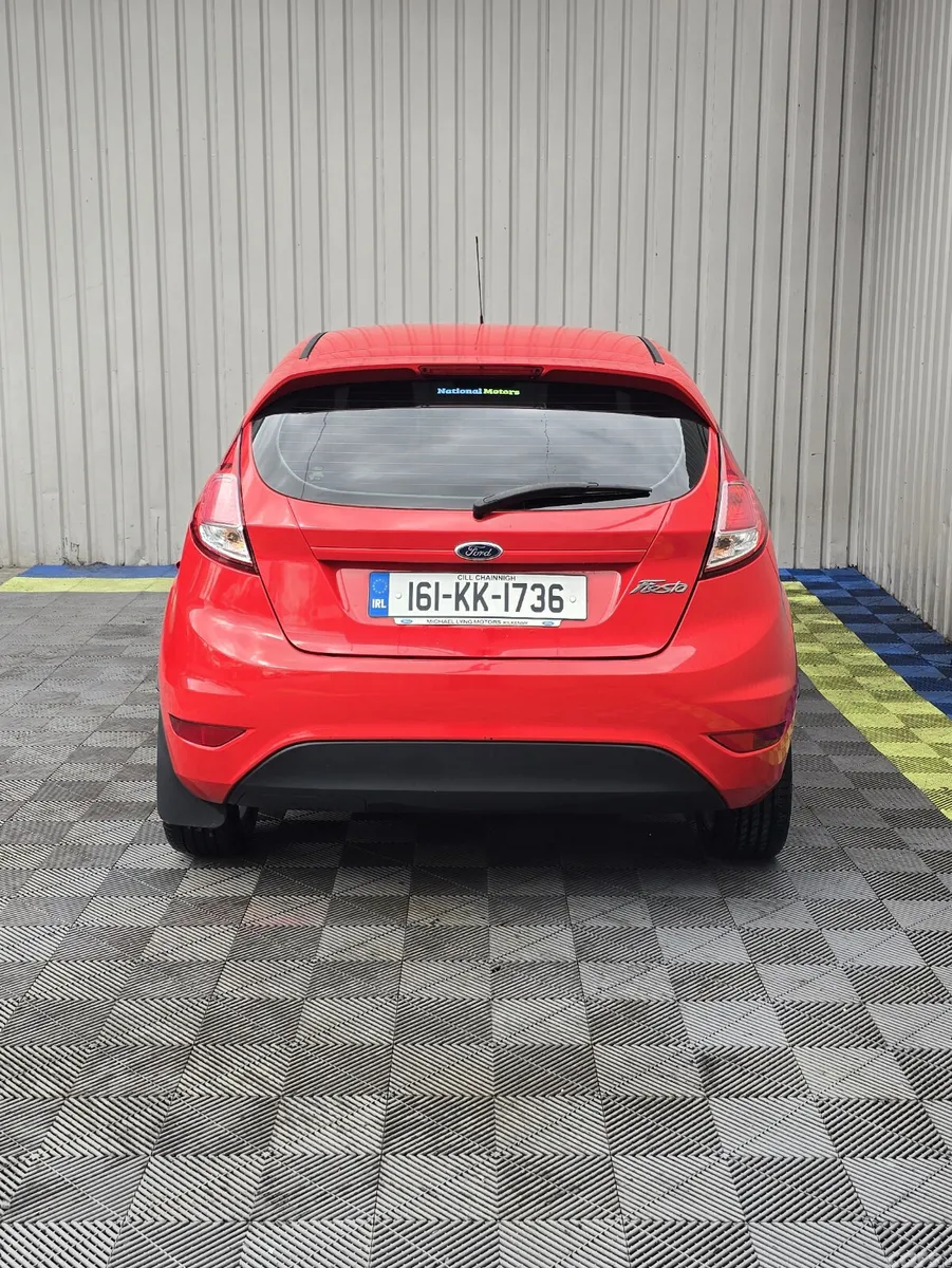 Ford Fiesta Hatchback, Petrol, 2016, Red