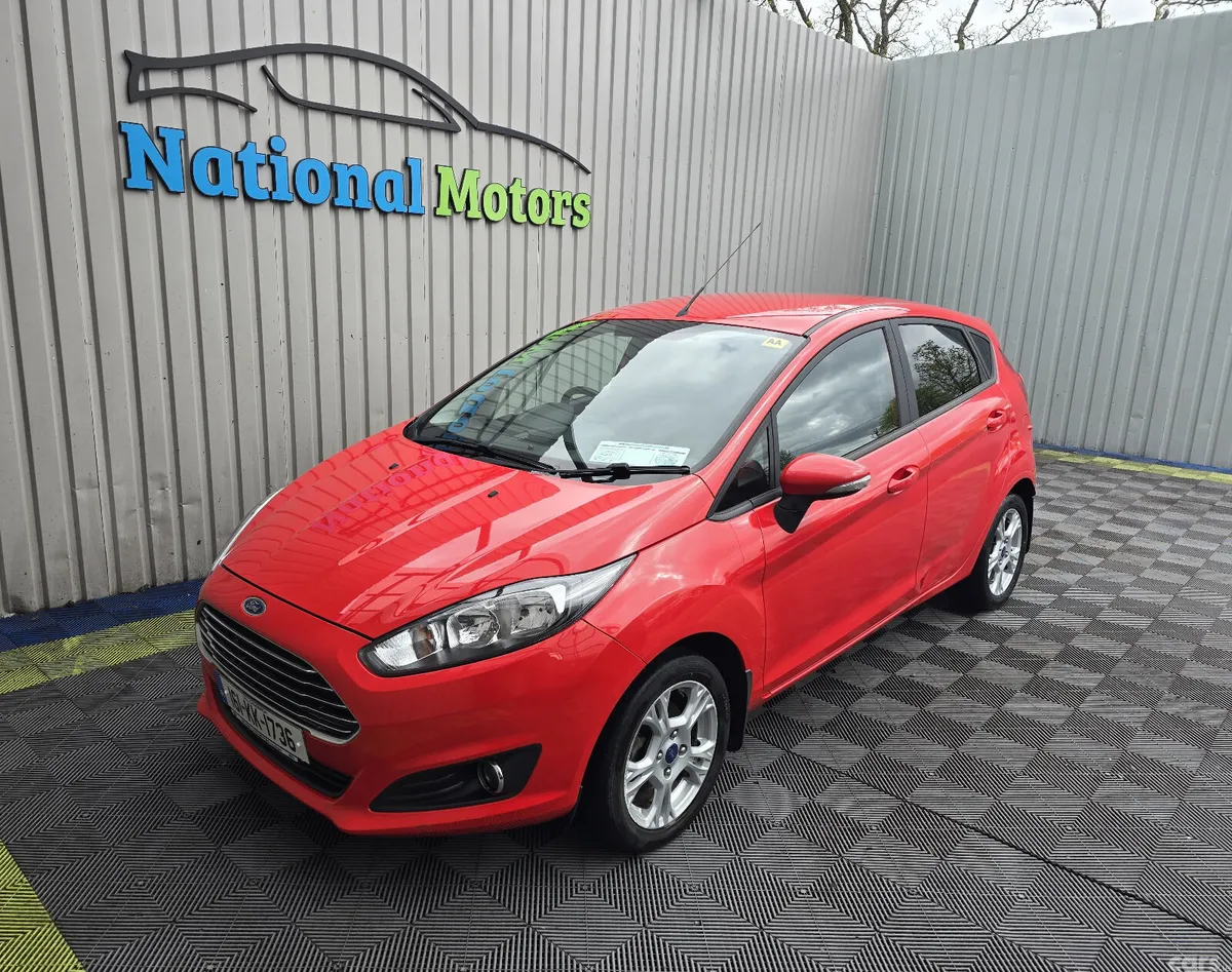 Ford Fiesta Hatchback, Petrol, 2016, Red