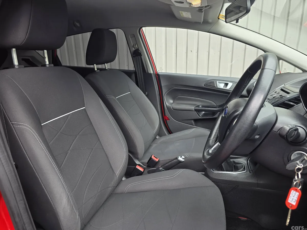Ford Fiesta Hatchback, Petrol, 2016, Red