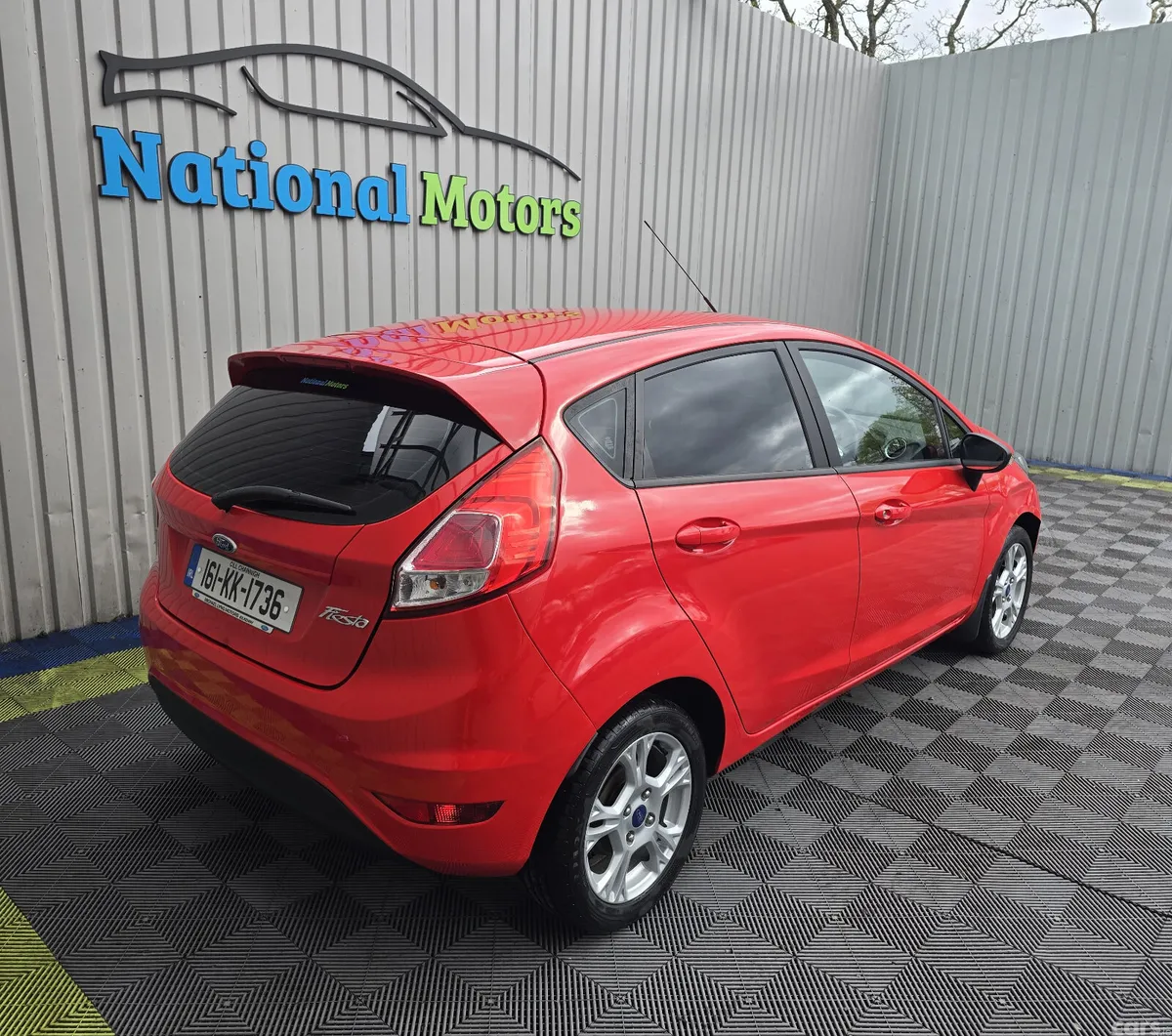 Ford Fiesta Hatchback, Petrol, 2016, Red