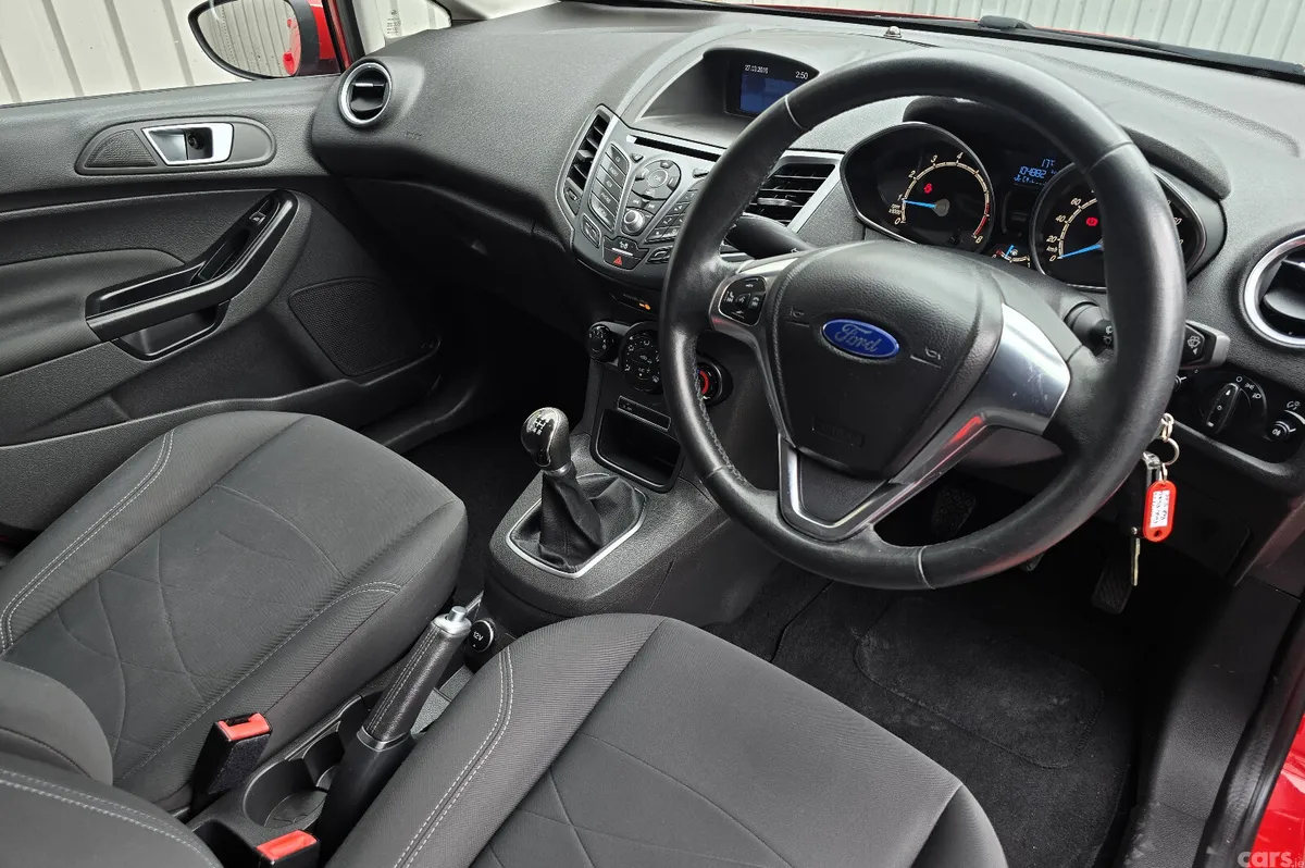 Ford Fiesta Hatchback, Petrol, 2016, Red