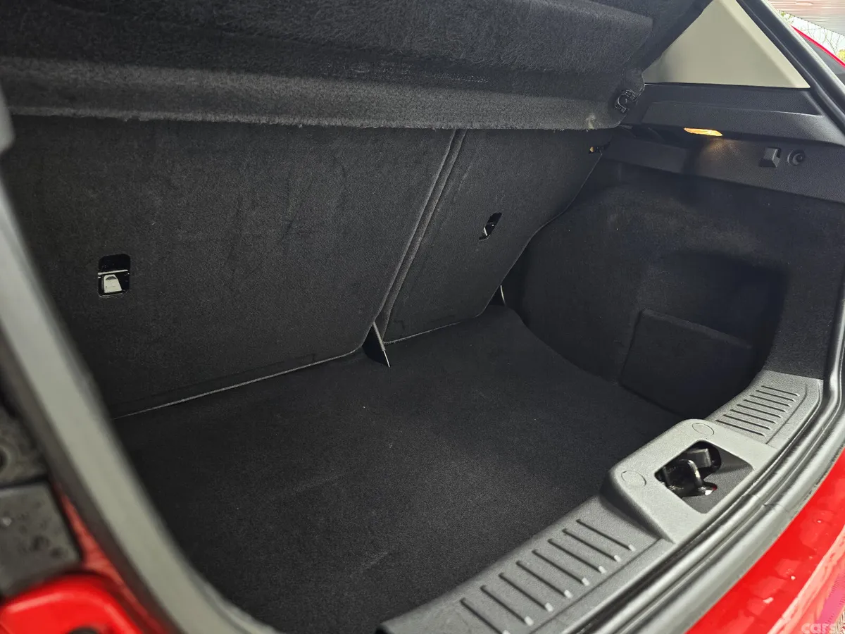 Ford Fiesta Hatchback, Petrol, 2016, Red
