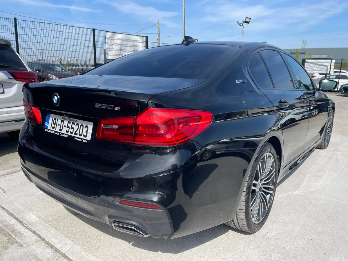 BMW 5-Series Saloon, Petrol Plug-in Hybrid, 2019, Black