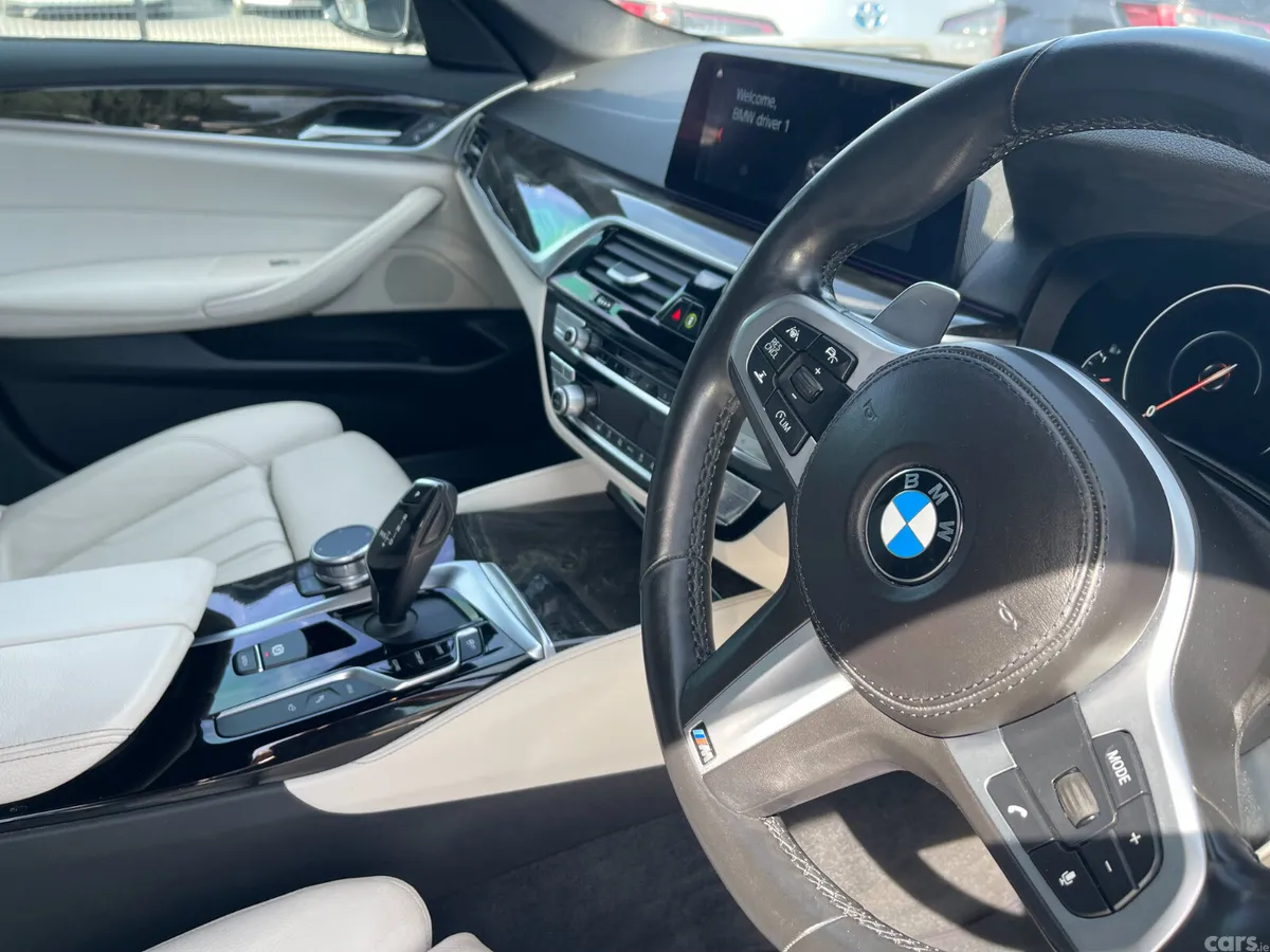 BMW 5-Series Saloon, Petrol Plug-in Hybrid, 2019, Black