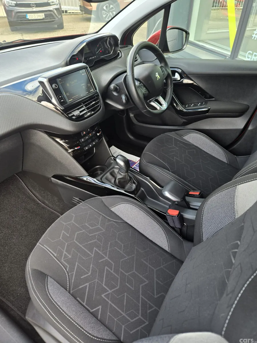 Peugeot 2008 Estate, Diesel, 2020, Red
