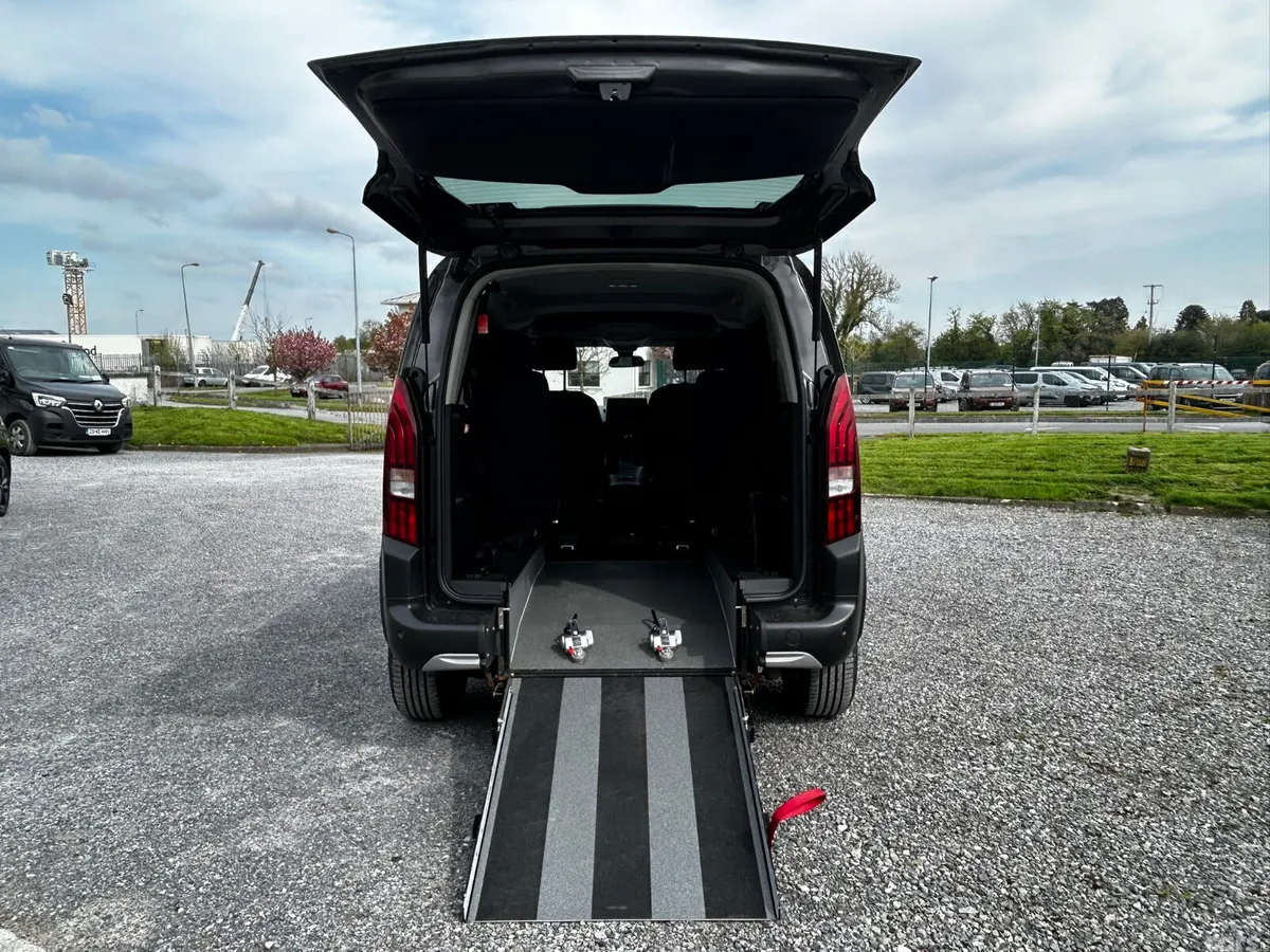 Peugeot Rifter MPV, Diesel, 2022, Grey