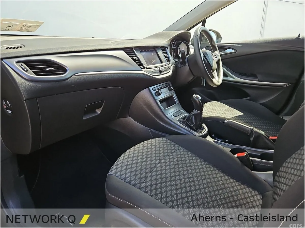 Opel Astra Hatchback, Petrol, 2021, Black