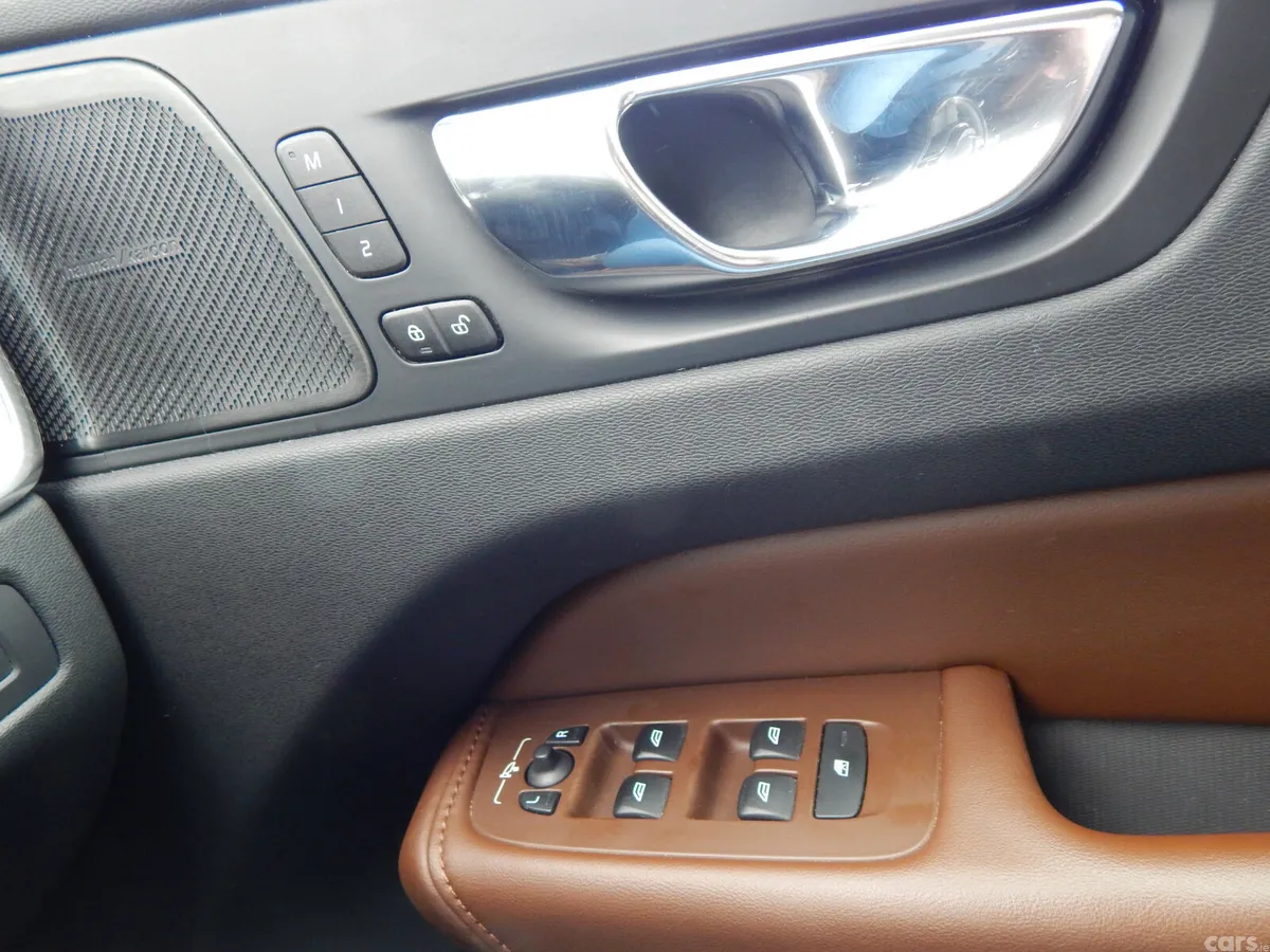 Volvo XC60 SUV, Diesel, 2019, Grey