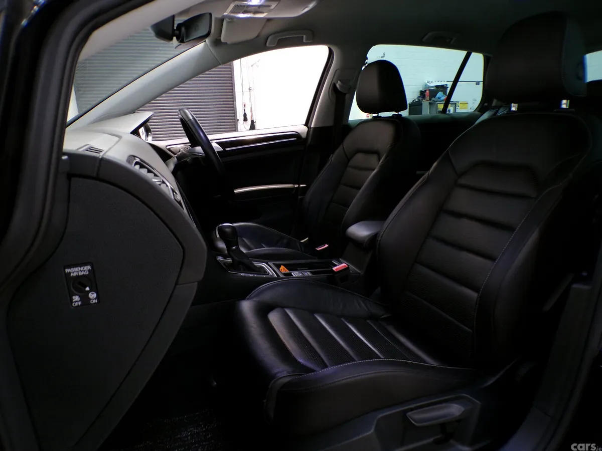Volkswagen Golf Hatchback, Petrol, 2019, Black