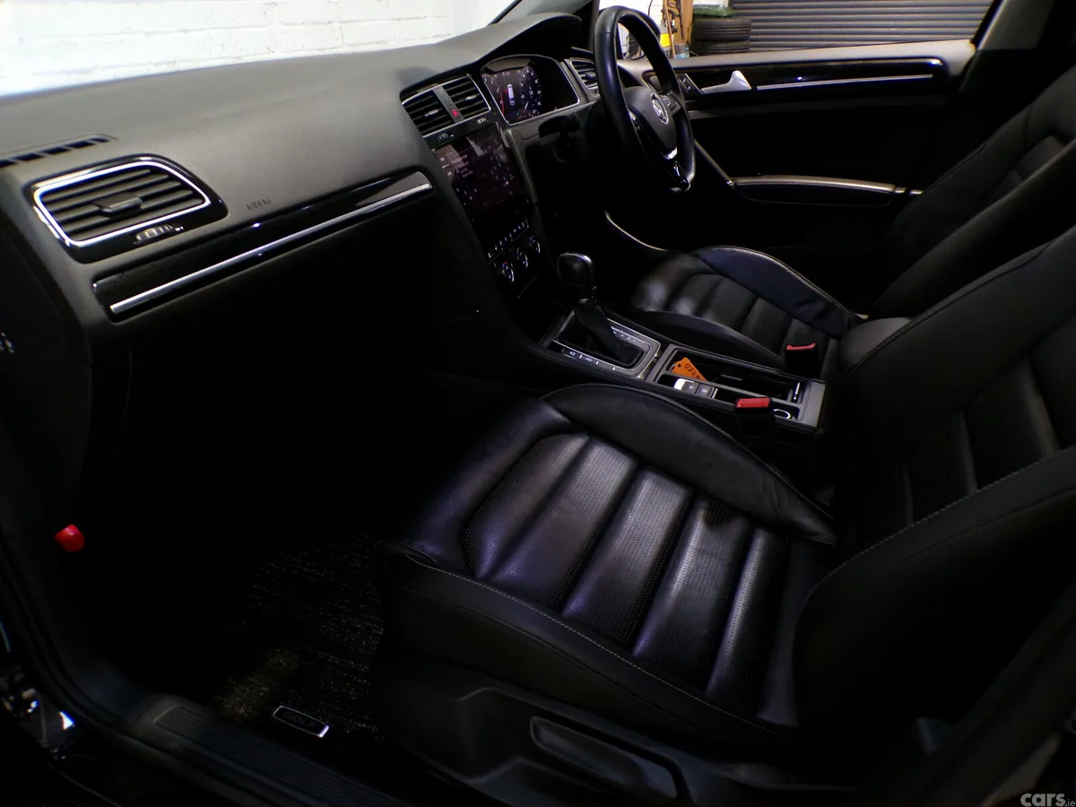 Volkswagen Golf Hatchback, Petrol, 2019, Black