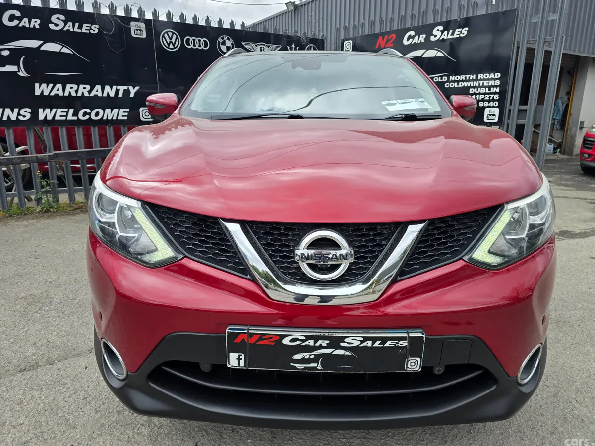 Nissan Qashqai SUV, Diesel, 2017, Red