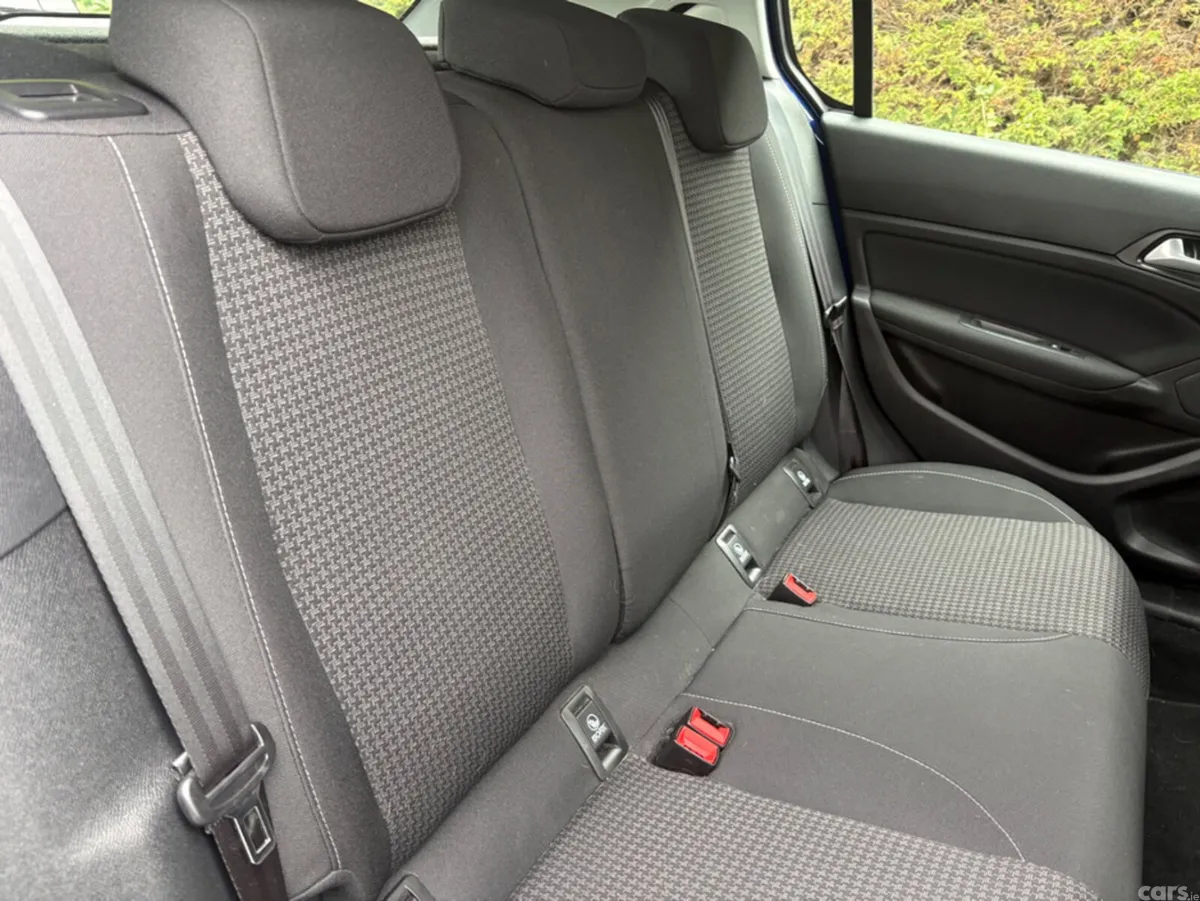 Peugeot 308 Hatchback, Diesel, 2019, Blue