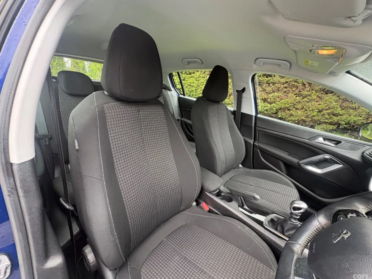 Peugeot 308 Hatchback, Diesel, 2019, Blue