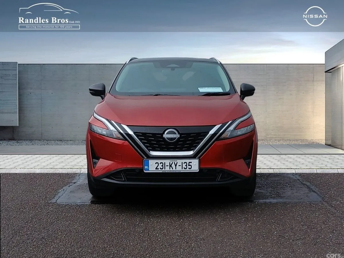 Nissan Qashqai MPV, Petrol, 2023, Red