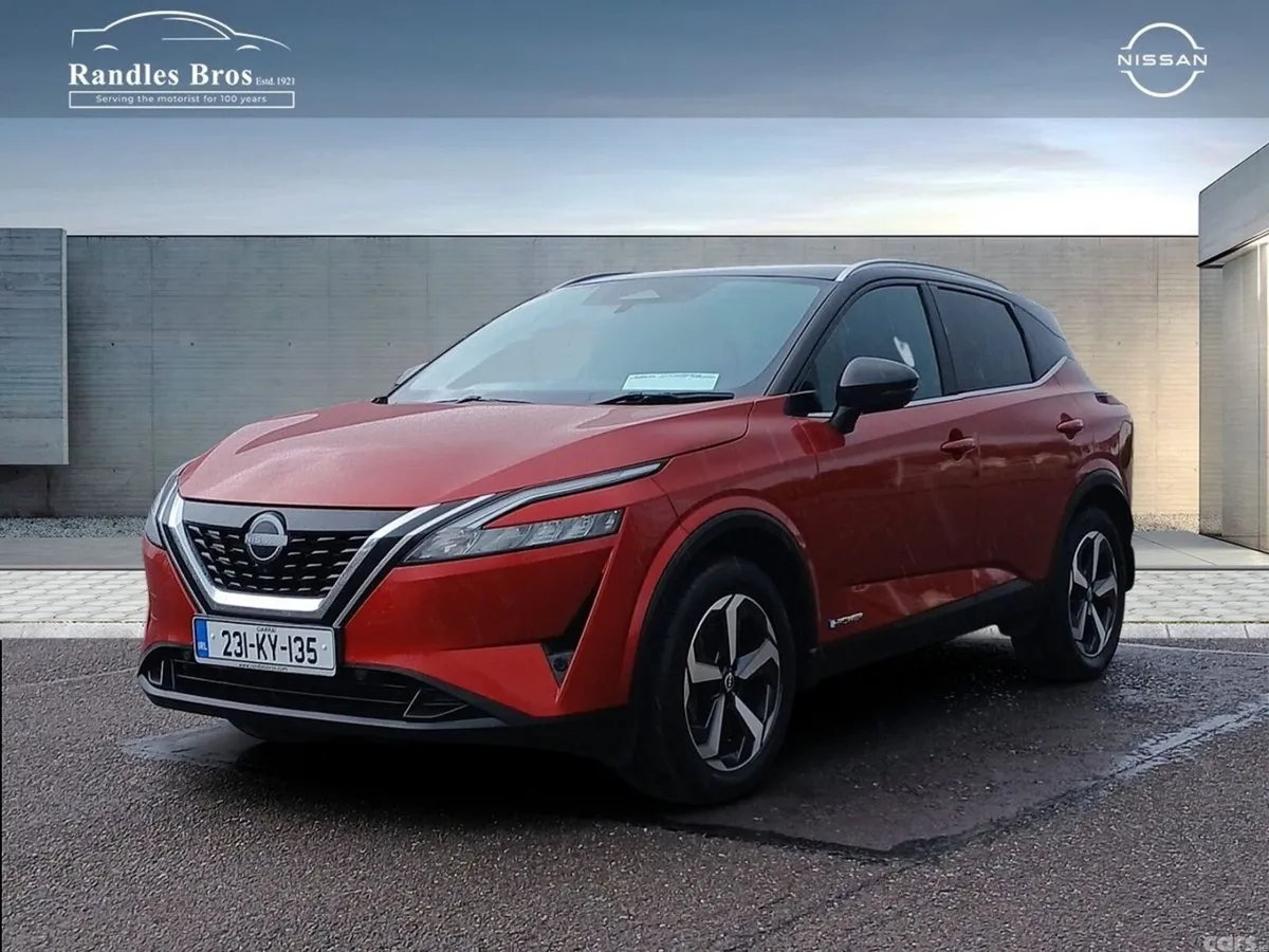 Nissan Qashqai MPV, Petrol, 2023, Red