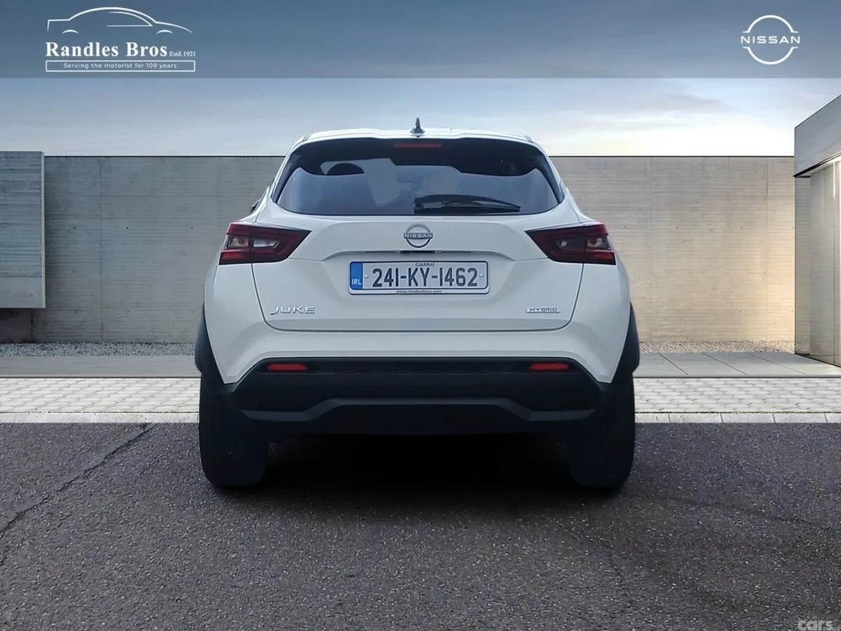 Nissan Juke SUV, Petrol Hybrid, 2024, White