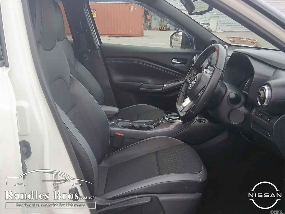 Nissan Juke SUV, Petrol Hybrid, 2024, White