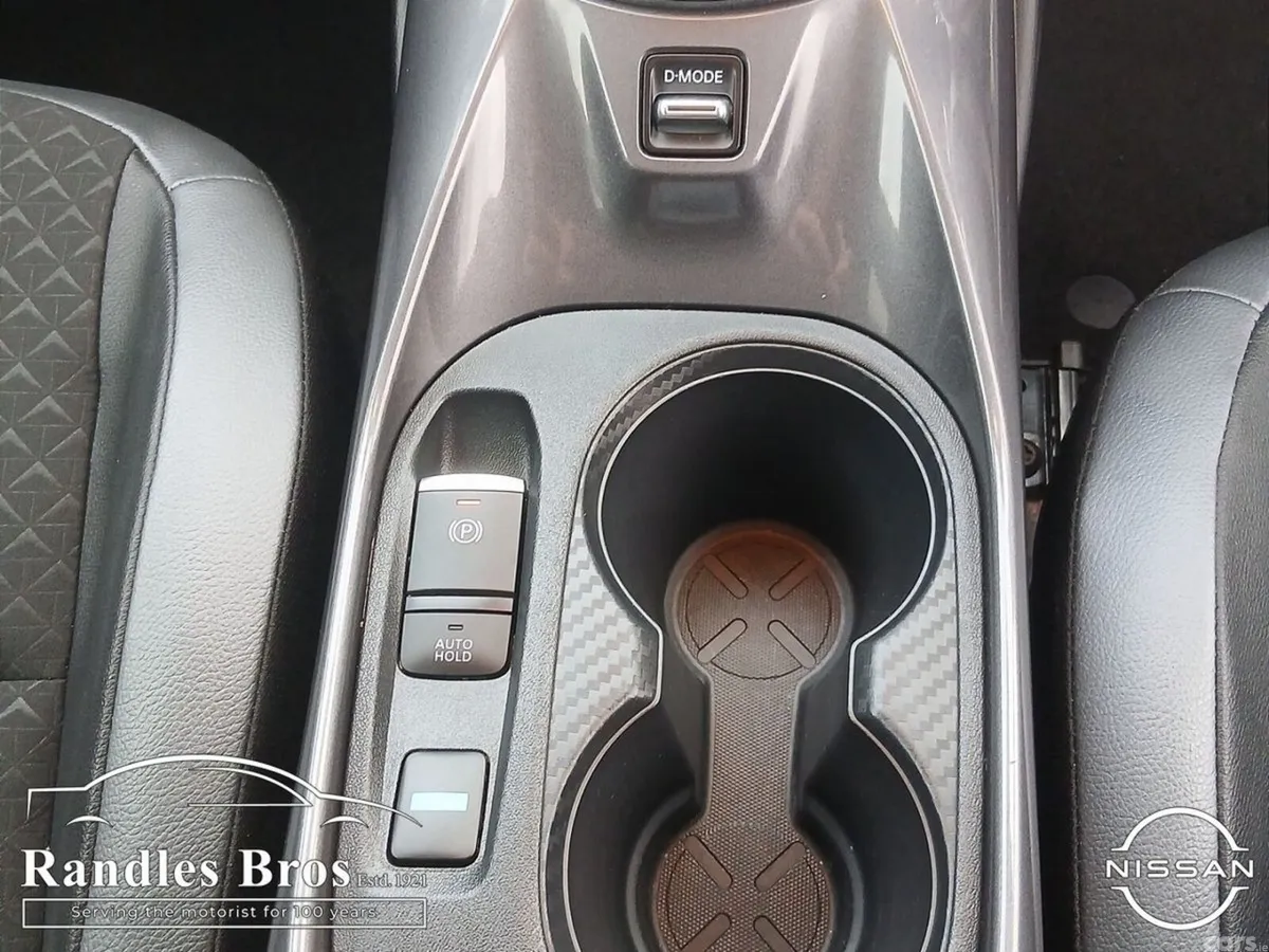 Nissan Juke SUV, Petrol Hybrid, 2024, White
