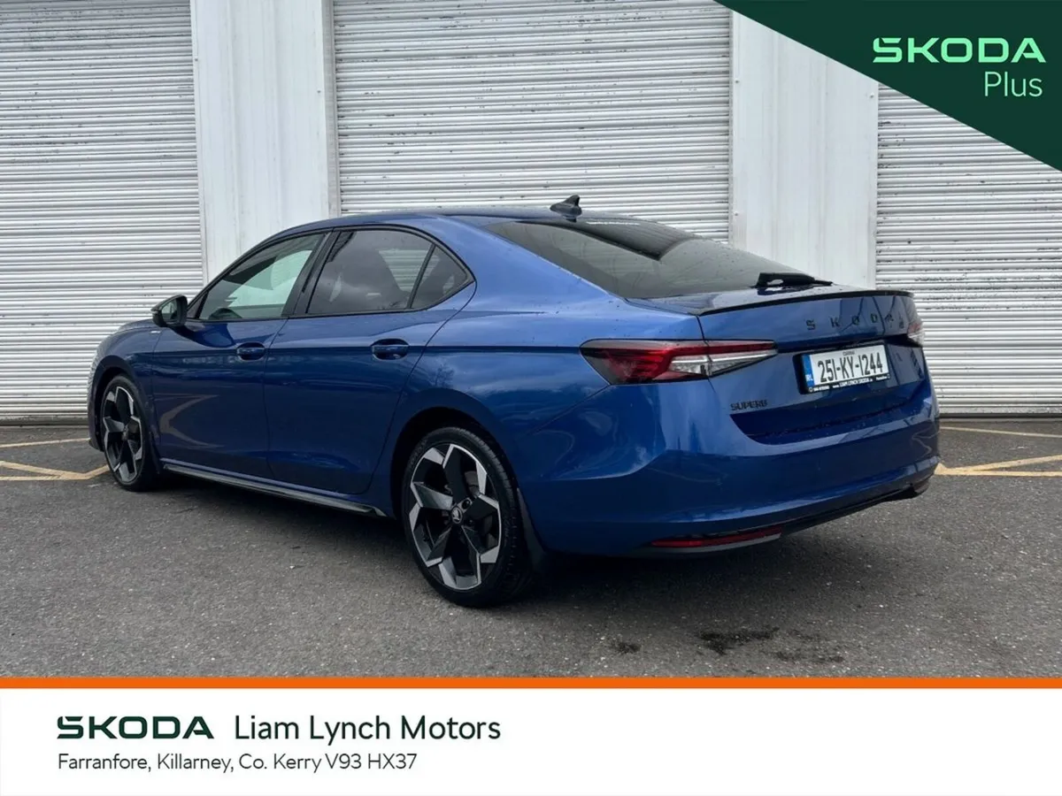 Skoda Superb Saloon, Diesel, 2025, Blue