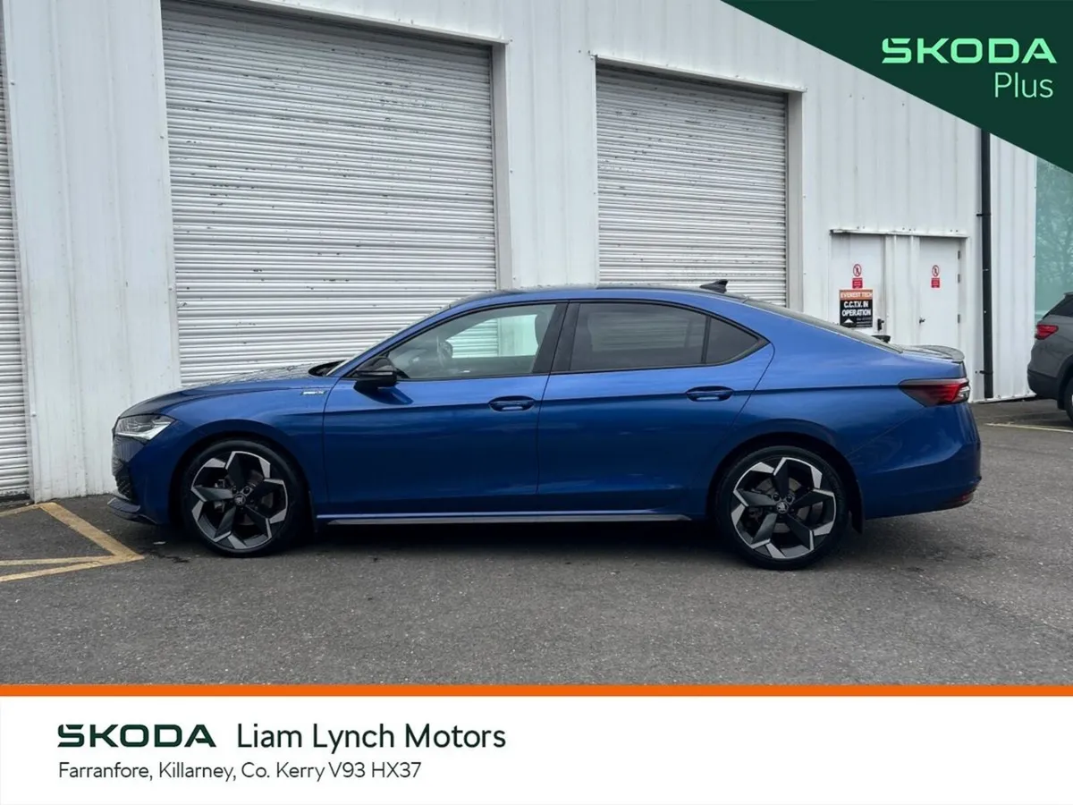 Skoda Superb Saloon, Diesel, 2025, Blue
