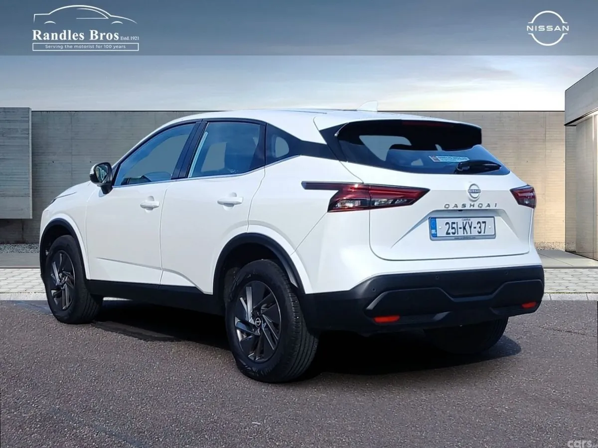 Nissan Qashqai MPV, Petrol, 2025, White