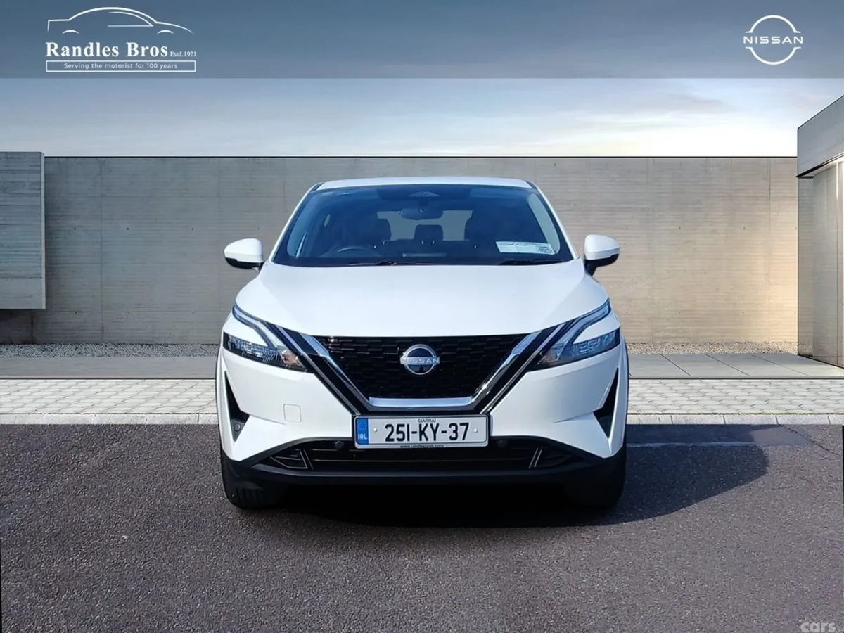 Nissan Qashqai MPV, Petrol, 2025, White