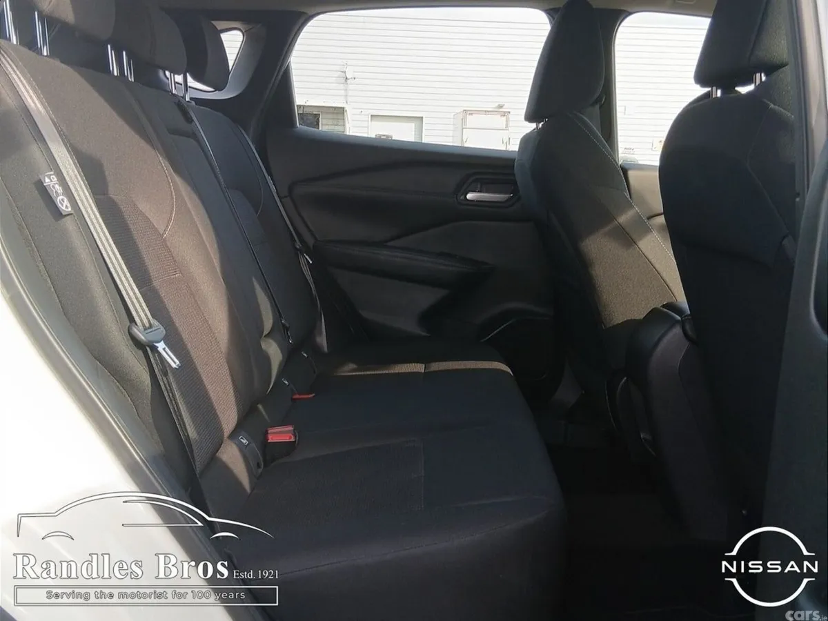 Nissan Qashqai MPV, Petrol, 2025, White
