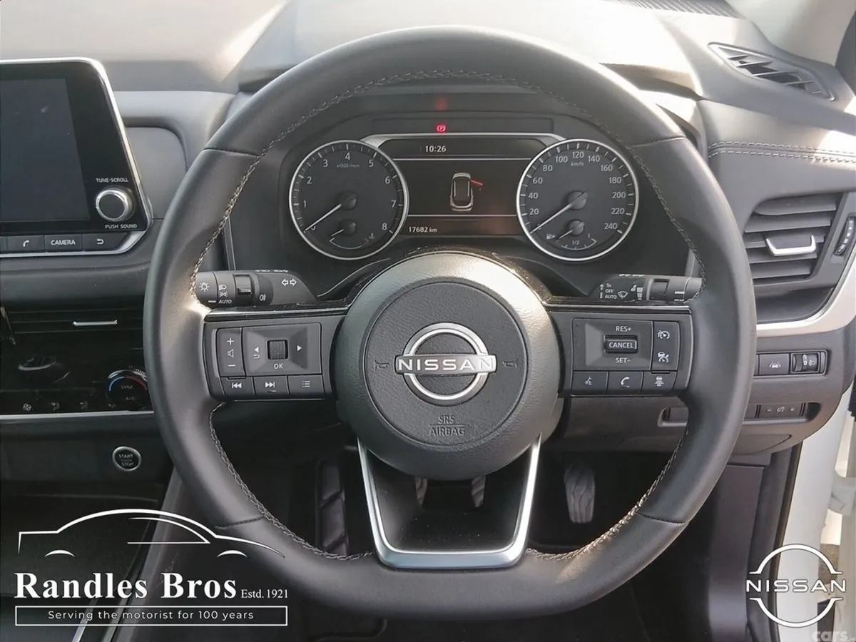 Nissan Qashqai MPV, Petrol, 2025, White