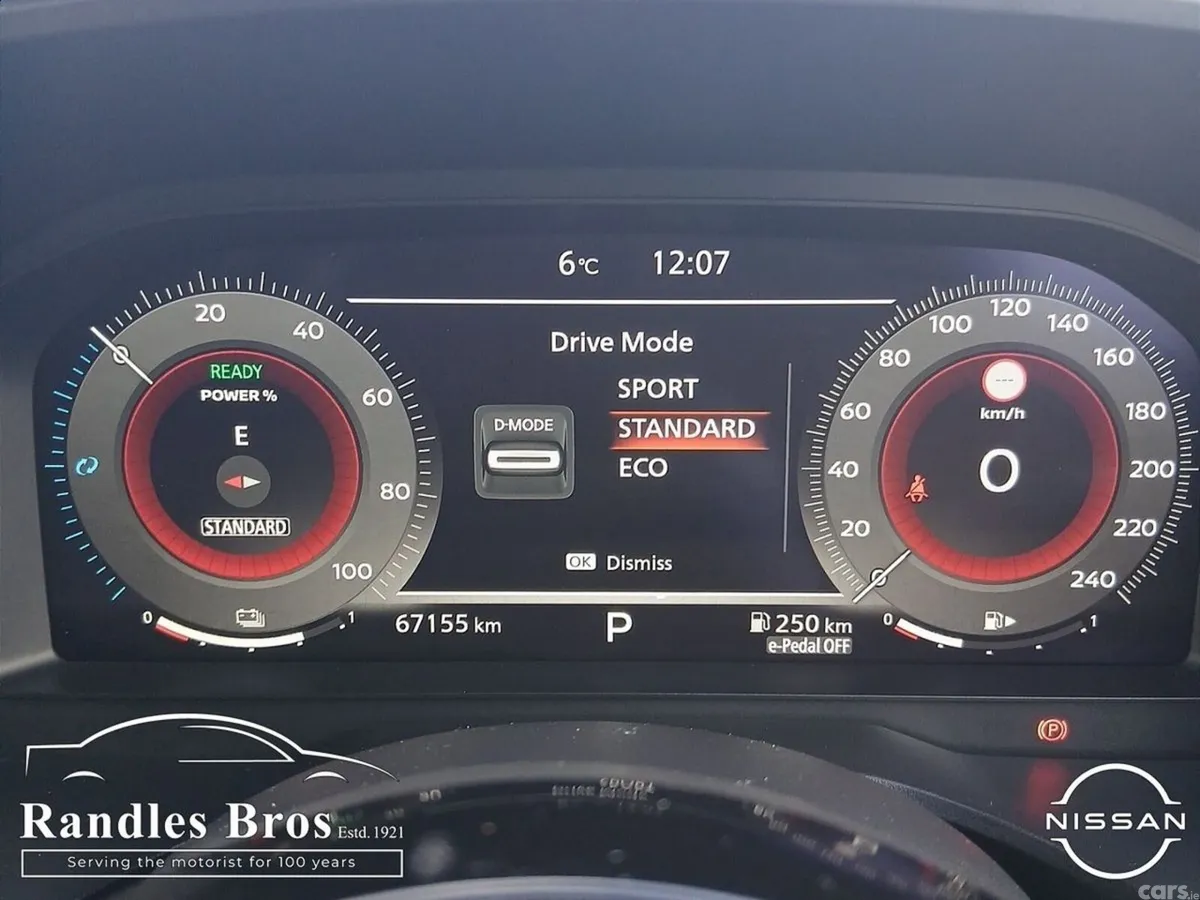 Nissan Qashqai MPV, Petrol Hybrid, 2023, Red