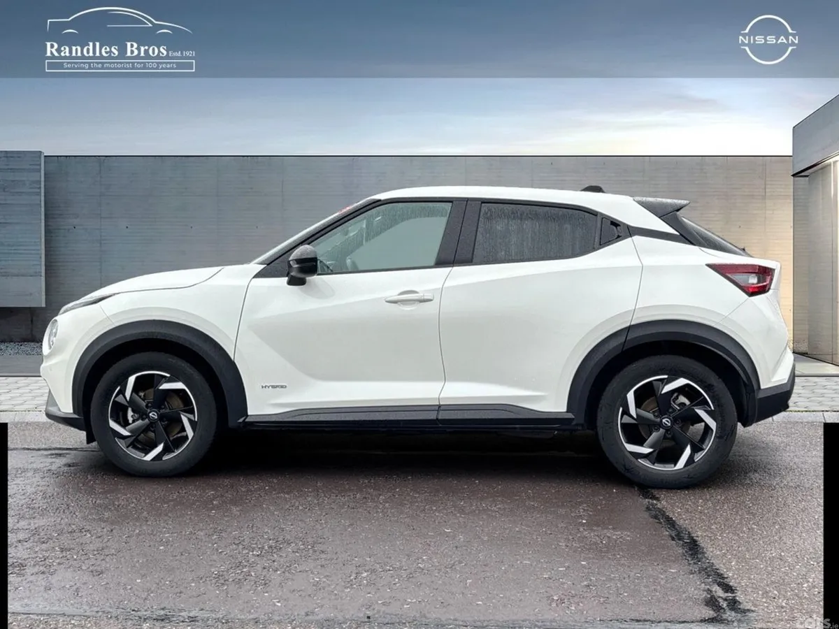Nissan Juke SUV, Petrol Hybrid, 2024, White