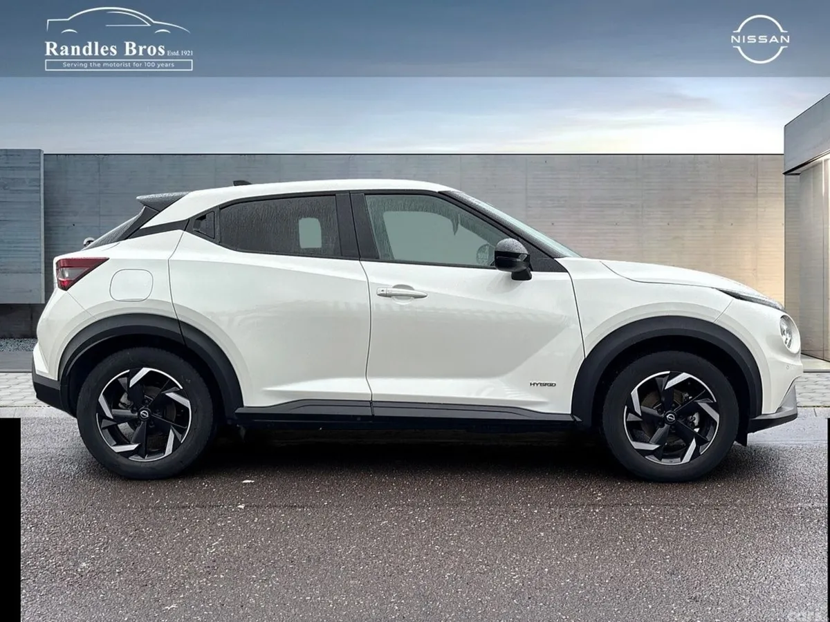 Nissan Juke SUV, Petrol Hybrid, 2024, White