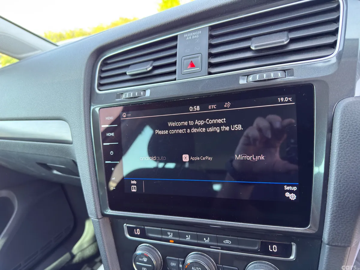 Volkswagen Golf Estate, Petrol, 2017, White