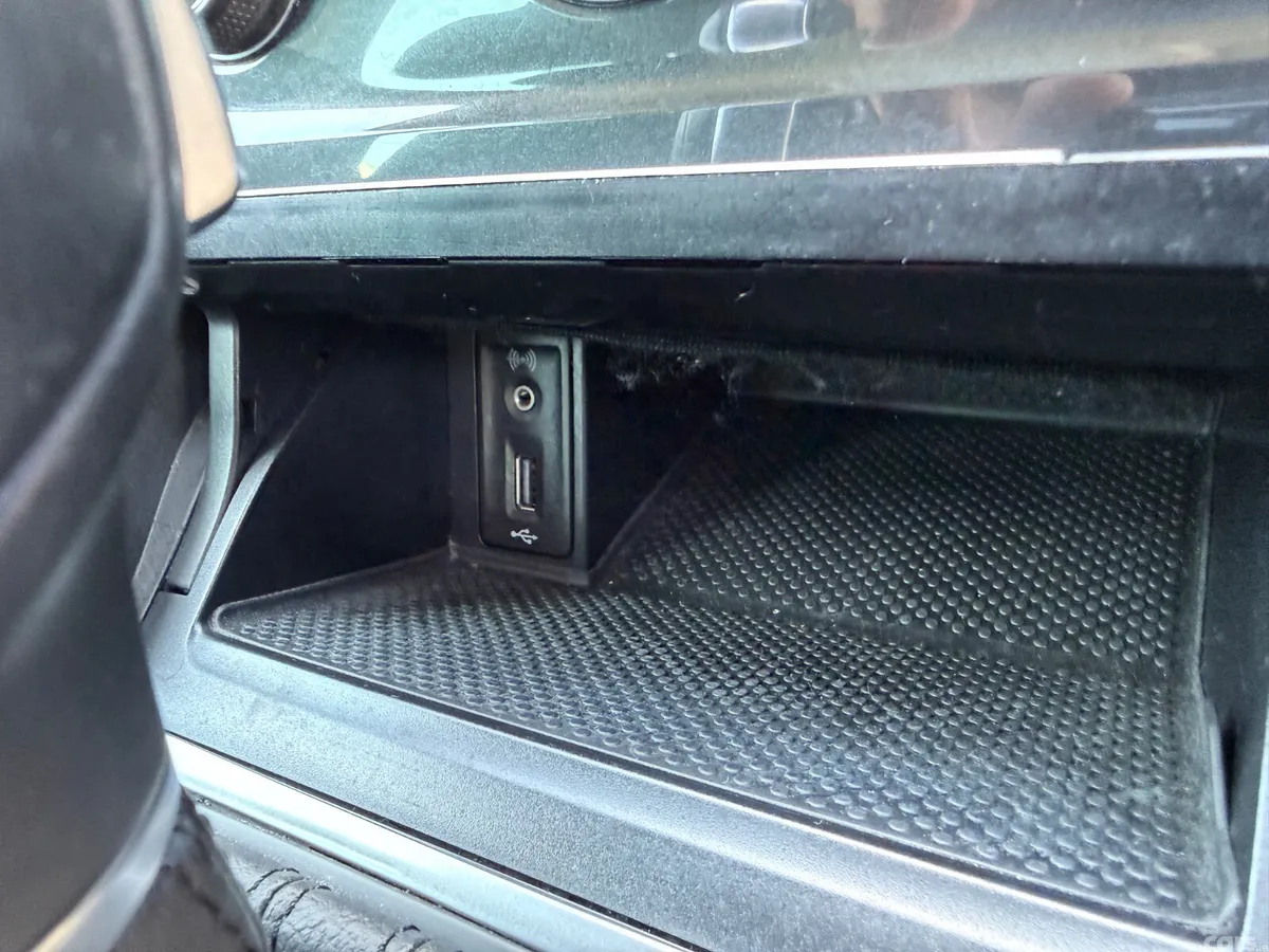 Volkswagen Golf Estate, Petrol, 2017, White