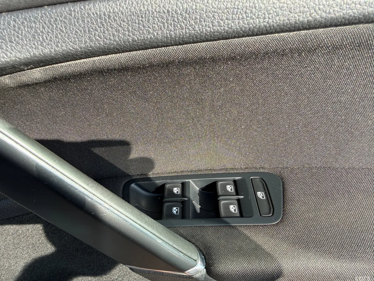 Volkswagen Golf Estate, Petrol, 2017, White