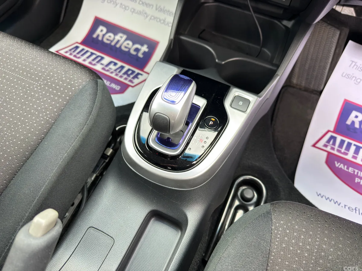 Honda Fit Hatchback, Petrol Hybrid, 2015, White