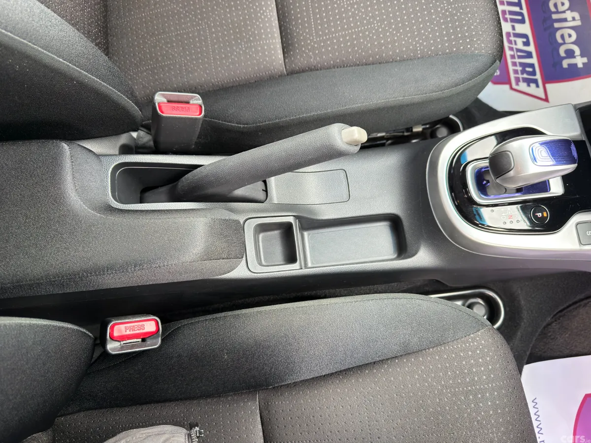 Honda Fit Hatchback, Petrol Hybrid, 2015, White