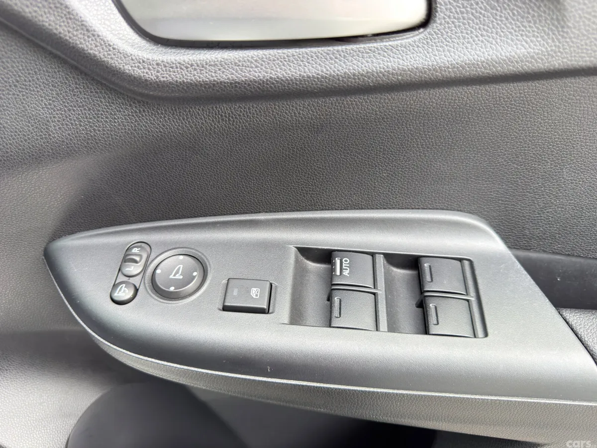 Honda Fit Hatchback, Petrol Hybrid, 2015, White