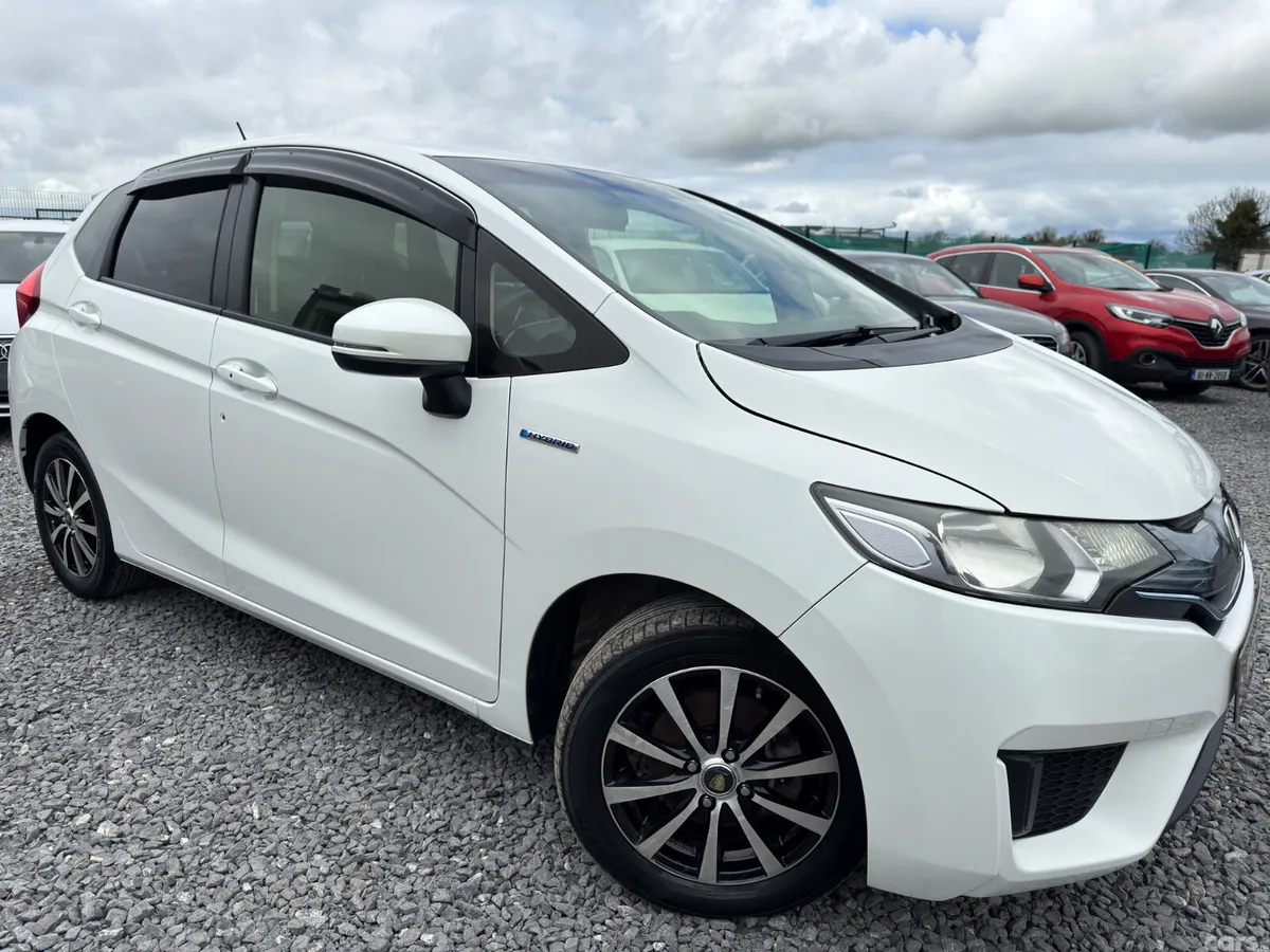 Honda Fit Hatchback, Petrol Hybrid, 2015, White