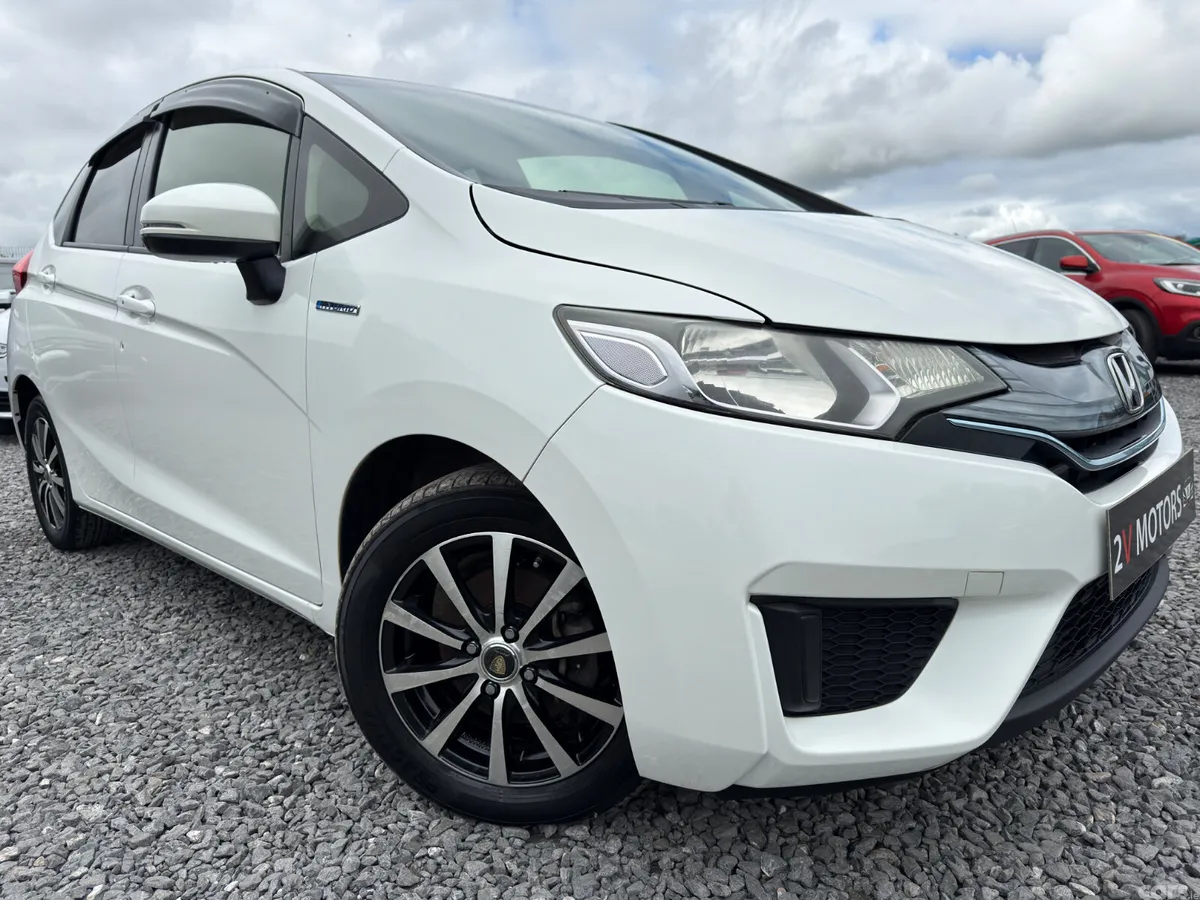 Honda Fit Hatchback, Petrol Hybrid, 2015, White
